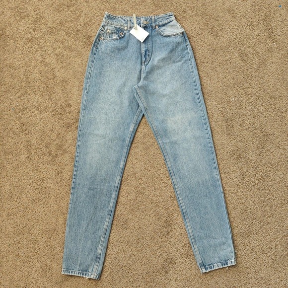 ASOS DESIGN High Waisted Mom Jeans Light Wash Cotton Denim Size 28T - Picture 2 of 12